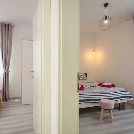 Holiday home Eco House Peroj *