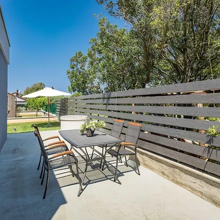 Eco House Peroj Holiday home Pula